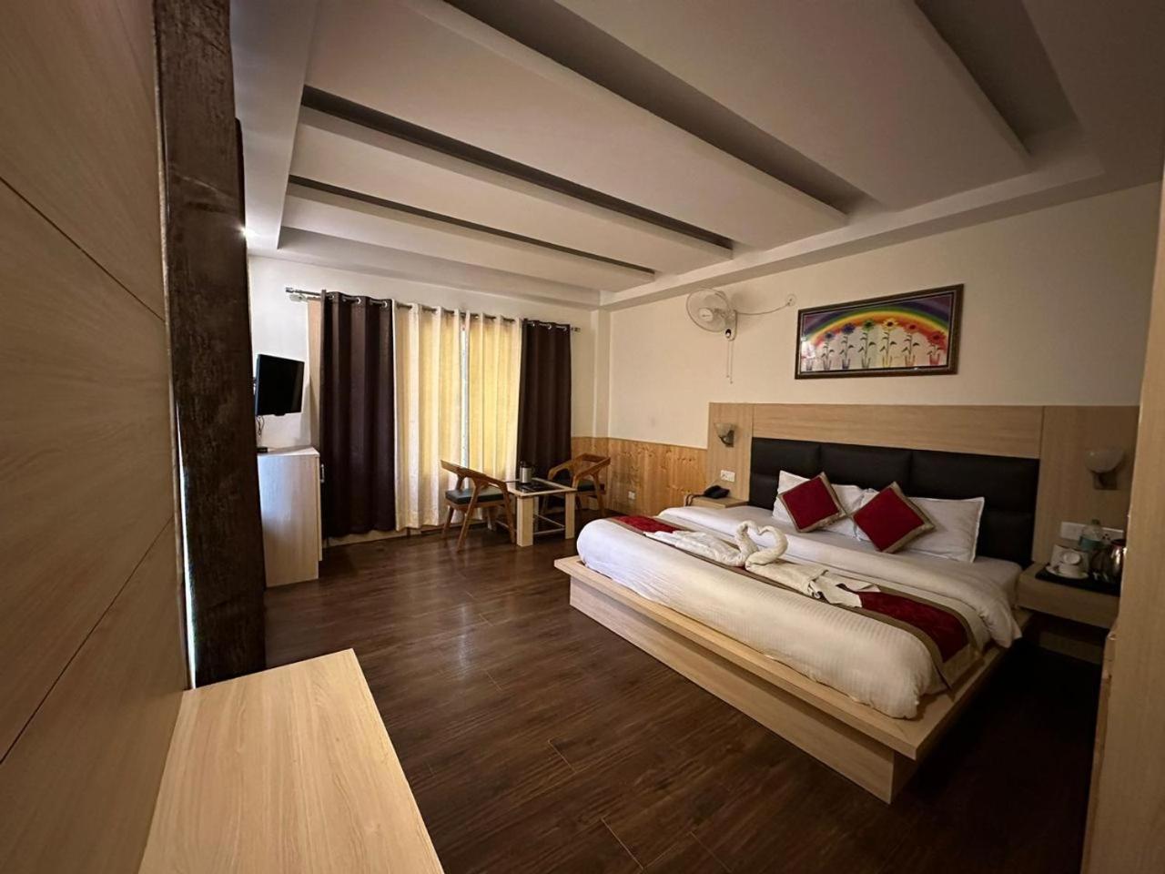 Hotel Manali Queen Exterior photo